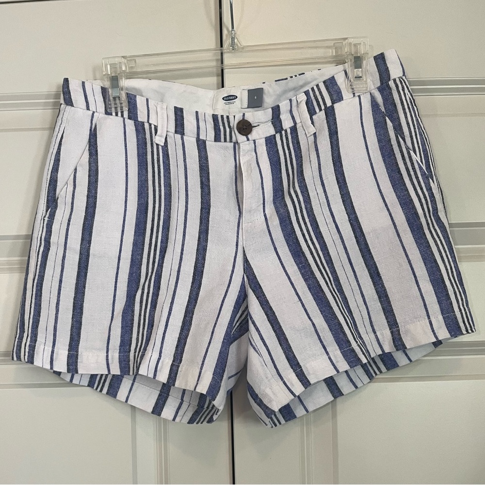 Old Navy Pinstripe White & Blue Linen Blend Flat Front Shorts, Size 6